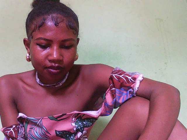 Sylvia6's BongaCams show and profile