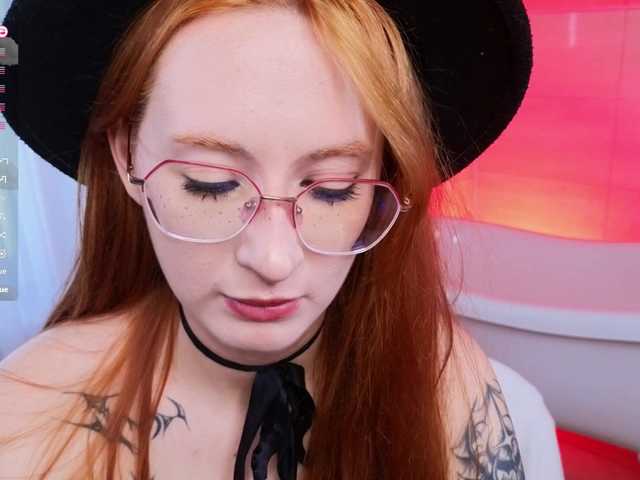 WICKEDEMBER's BongaCams show and profile