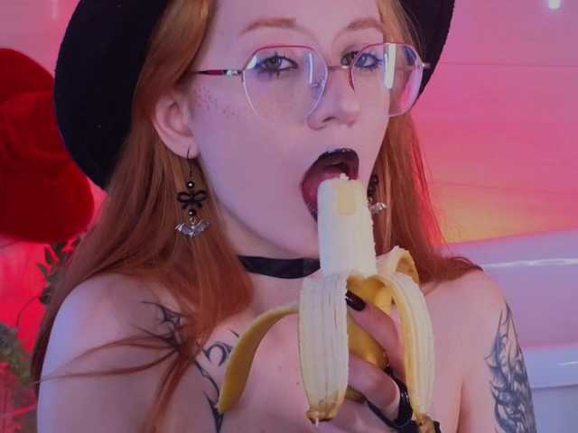 WICKEDEMBER's BongaCams show and profile