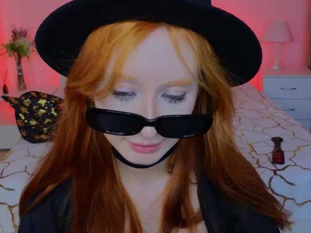 WICKEDEMBER's BongaCams show and profile