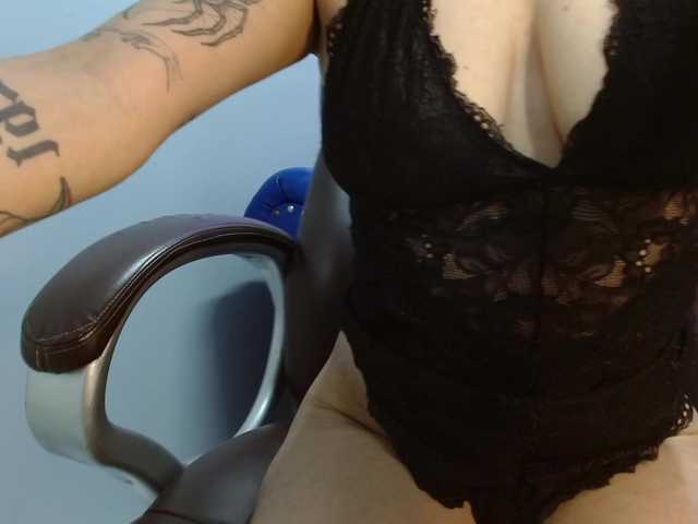 Sasha-Venom's BongaCams show and profile