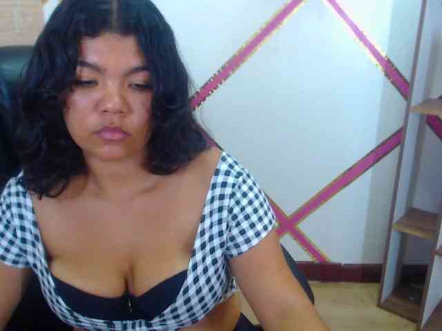 HeidyColins Live Webcam on BongaCams