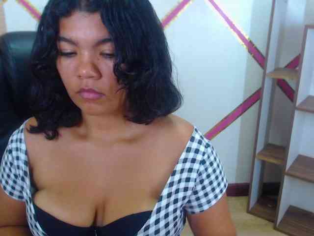 HeidyColins Live Webcam on BongaCams