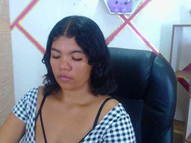 HeidyColins Live Webcam on BongaCams