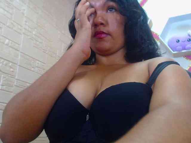 HeidyColins Live Webcam on BongaCams