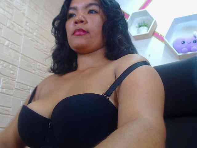 HeidyColins Live Webcam on BongaCams