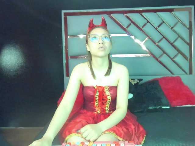 BellaLuck's BongaCams show and profile