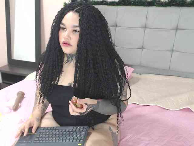 AbbyHiilton AbbyHiilton