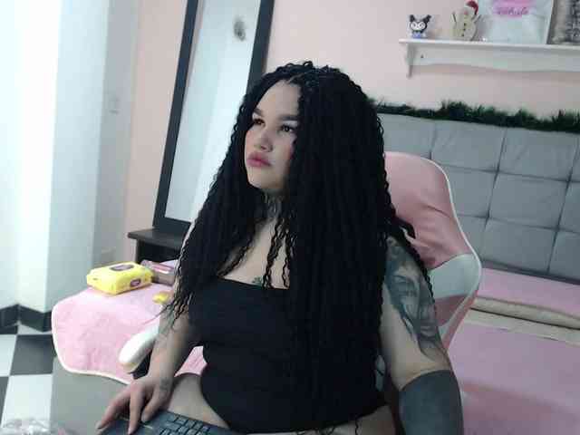 AbbyHiilton AbbyHiilton