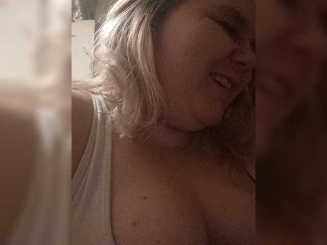 Nebesnaj0023's BongaCams show and profile