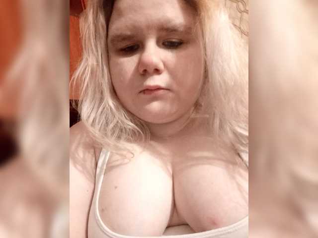 Nebesnaj0023 – webcam model profile photo