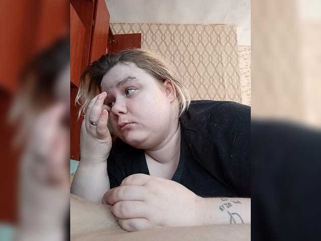 Nebesnaj0023 live cam profile