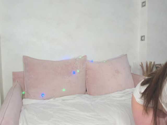 KiraSweet's BongaCams show and profile