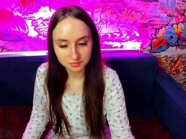 KiraSweet's BongaCams show and profile