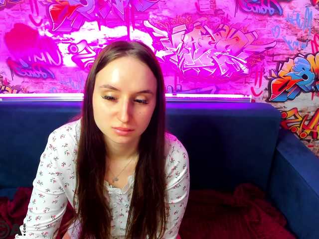 KiraSweet's BongaCams show and profile