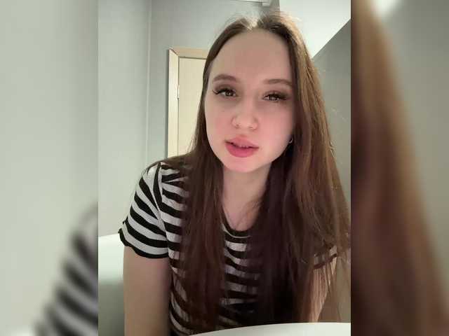 KiraSweet's BongaCams show and profile