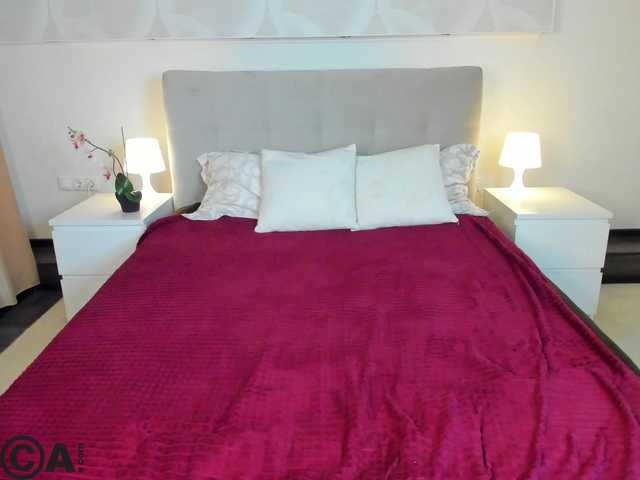 KiraSweet's BongaCams show and profile