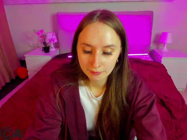 KiraSweet's BongaCams show and profile