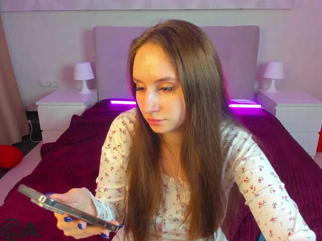 KiraSweet's BongaCams show and profile