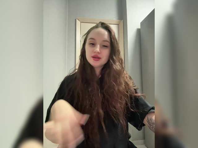 KiraSweet's BongaCams show and profile