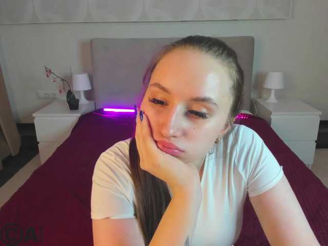 KiraSweet's BongaCams show and profile