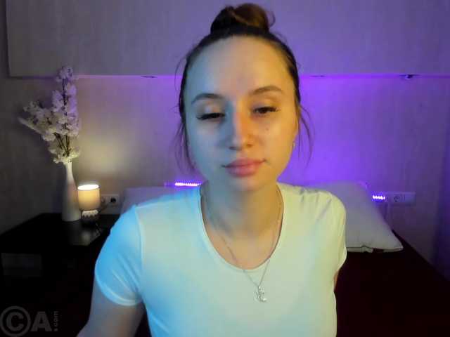 KiraSweet's BongaCams show and profile