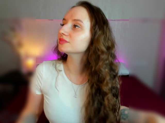 KiraSweet's BongaCams show and profile
