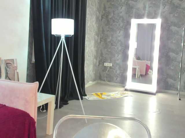 KiraSweet's BongaCams show and profile