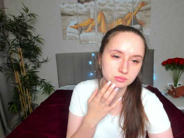 KiraSweet's BongaCams show and profile