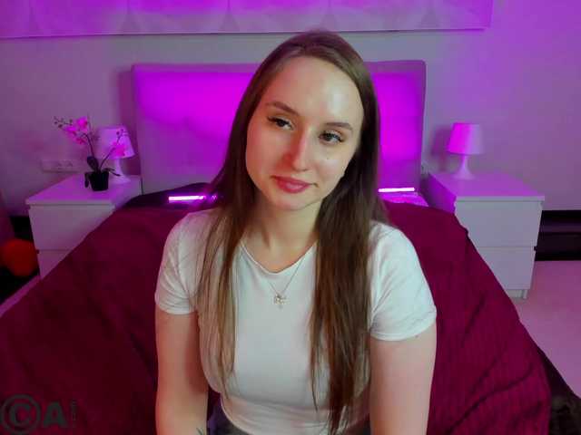 KiraSweet's BongaCams show and profile