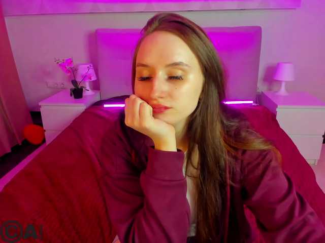 KiraSweet's BongaCams show and profile