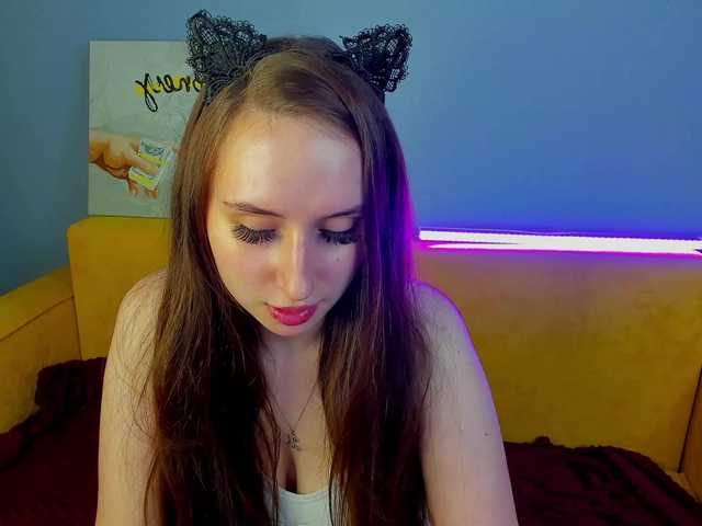 KiraSweet's BongaCams show and profile