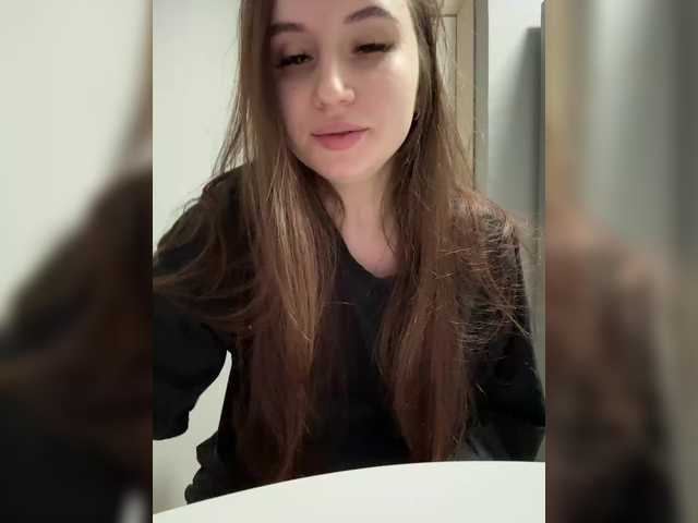 KiraSweet's BongaCams show and profile