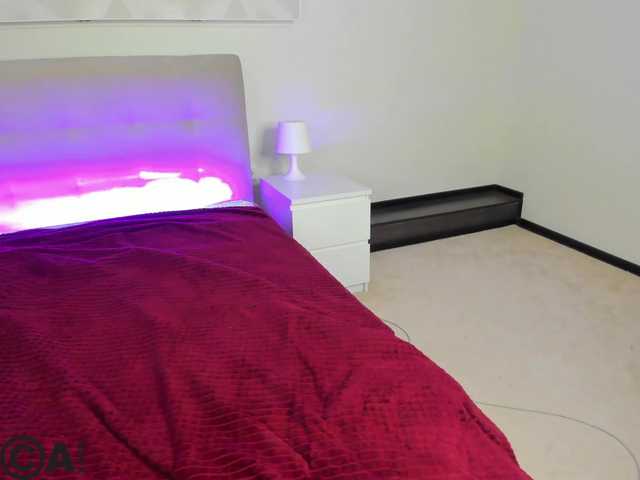 KiraSweet's BongaCams show and profile