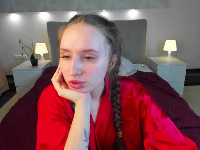 KiraSweet's BongaCams show and profile