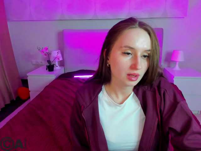 KiraSweet's BongaCams show and profile