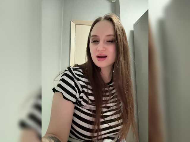 KiraSweet's BongaCams show and profile