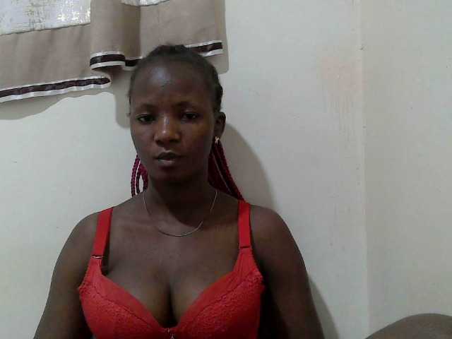 Realqueen webcam bongacams model stream image