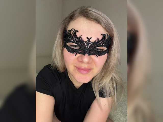 MiaBlond's Thumb Image