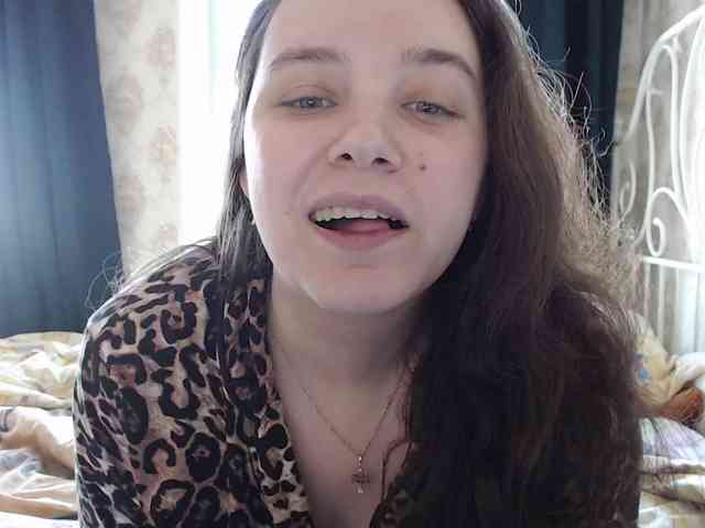 AmazingAllice webcam