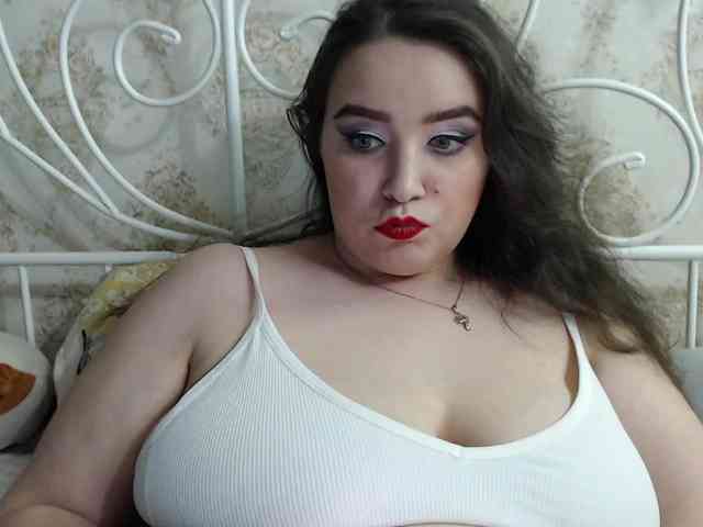 AmazingAllice webcam