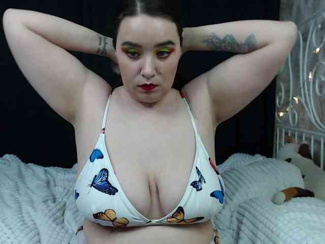 AmazingAllice webcam