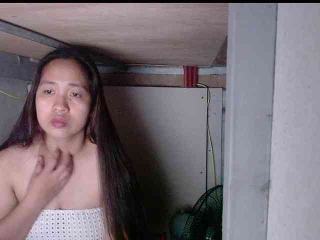 LadyAsianForyou webcam