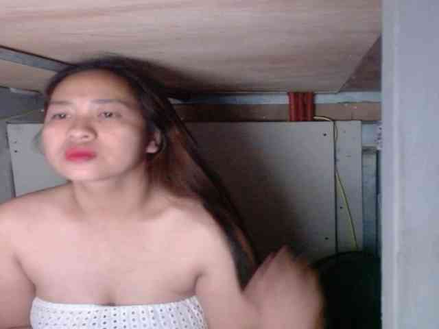 LadyAsianForyou webcam