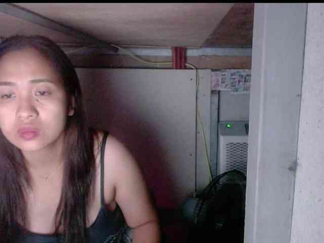 LadyAsianForyou webcam