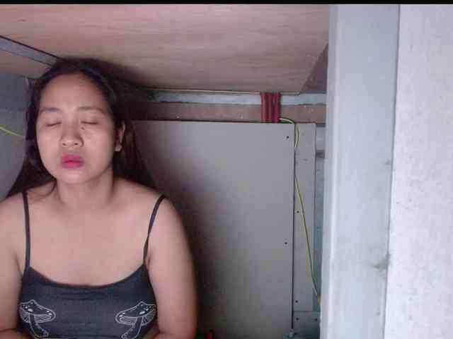 LadyAsianForyou webcam