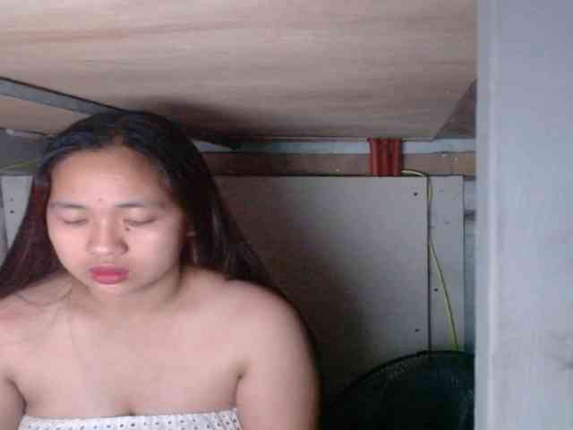 LadyAsianForyou webcam