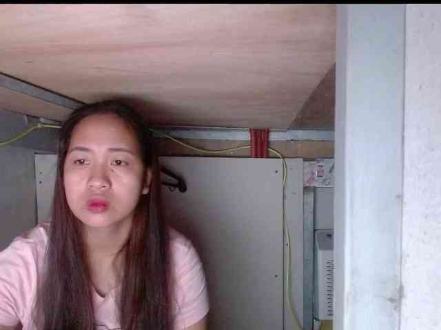 LadyAsianForyou webcam