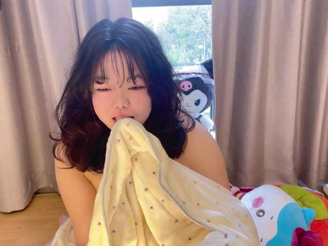 Kittenfishing's BongaCams show and profile