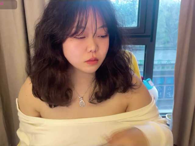 Kittenfishing's BongaCams show and profile